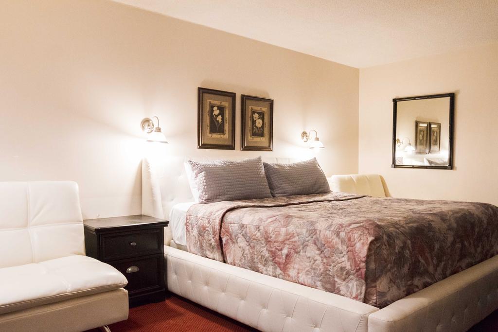 Niagara Falls Motor Lodge Room photo