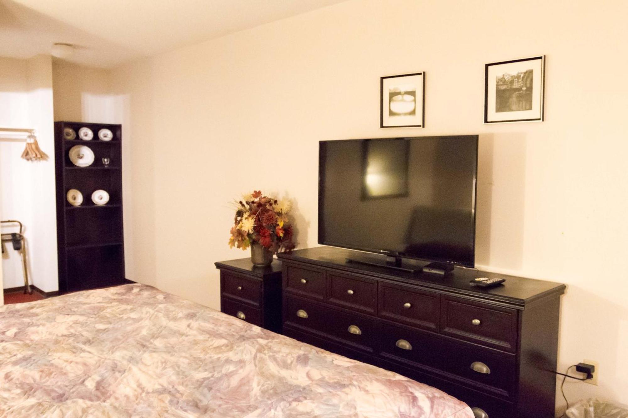 Niagara Falls Motor Lodge Room photo